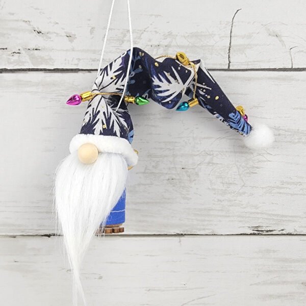 "Snowflakes 1" Gnome Ornament