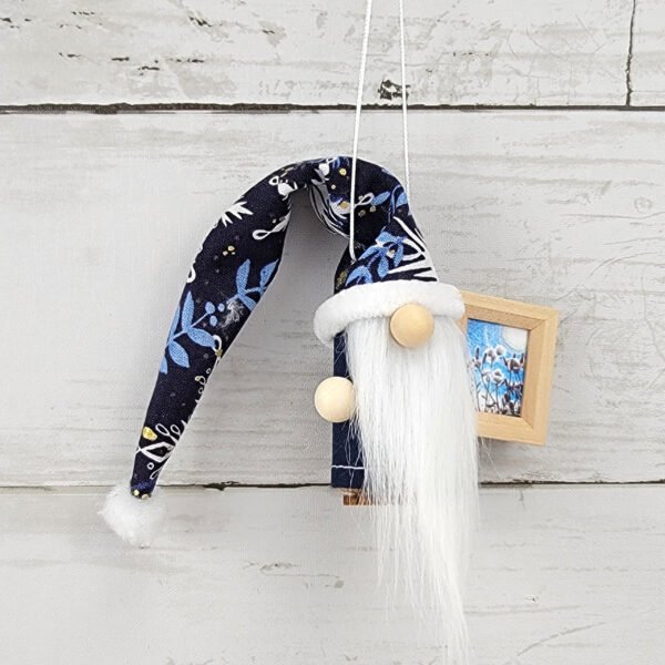 "Snowflakes 2" Gnome Ornament